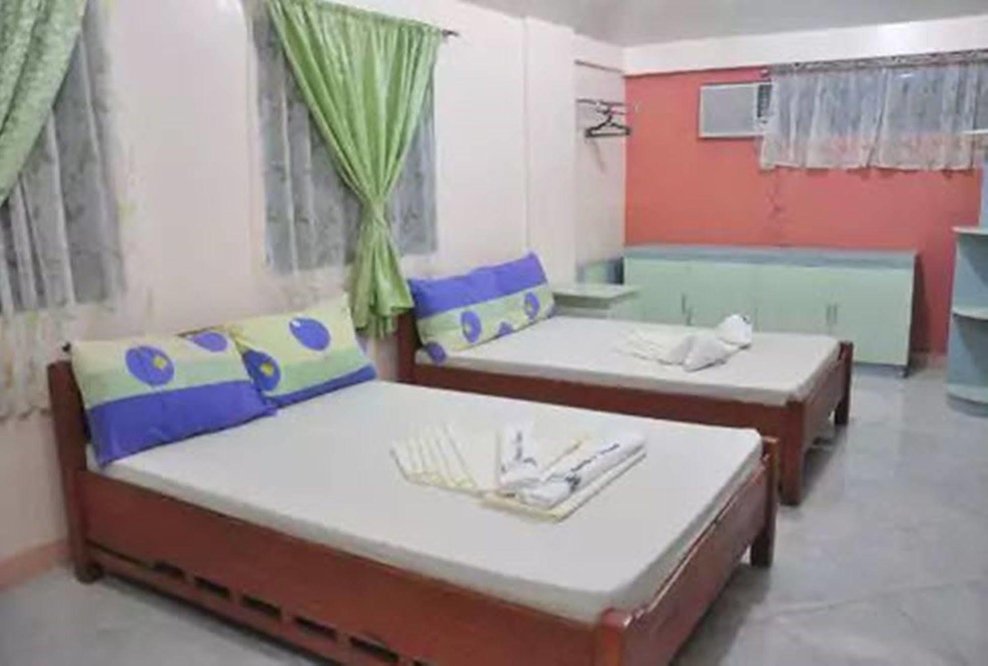 Apartelle De Francesca Puerto Galera Luaran gambar