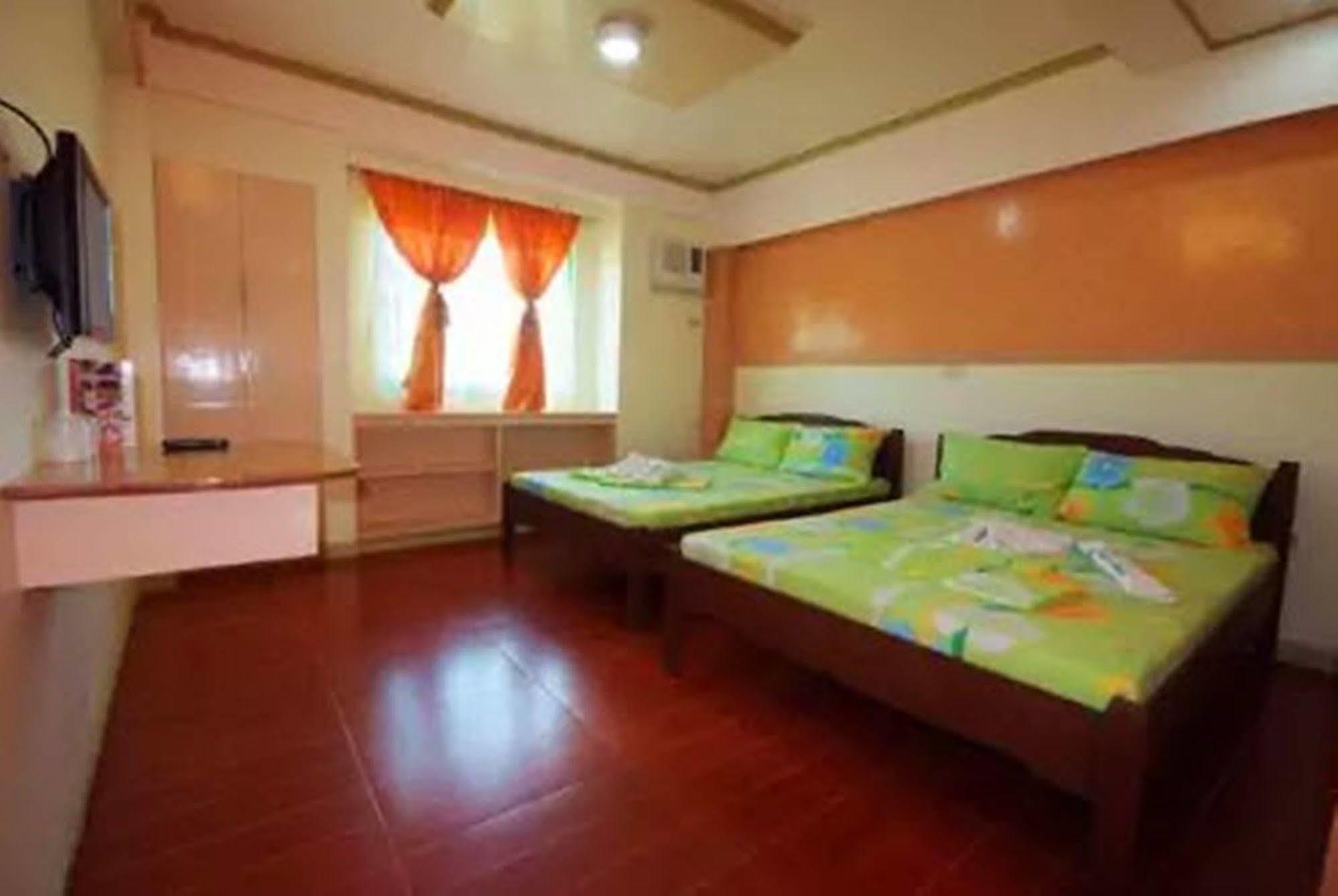 Apartelle De Francesca Puerto Galera Luaran gambar