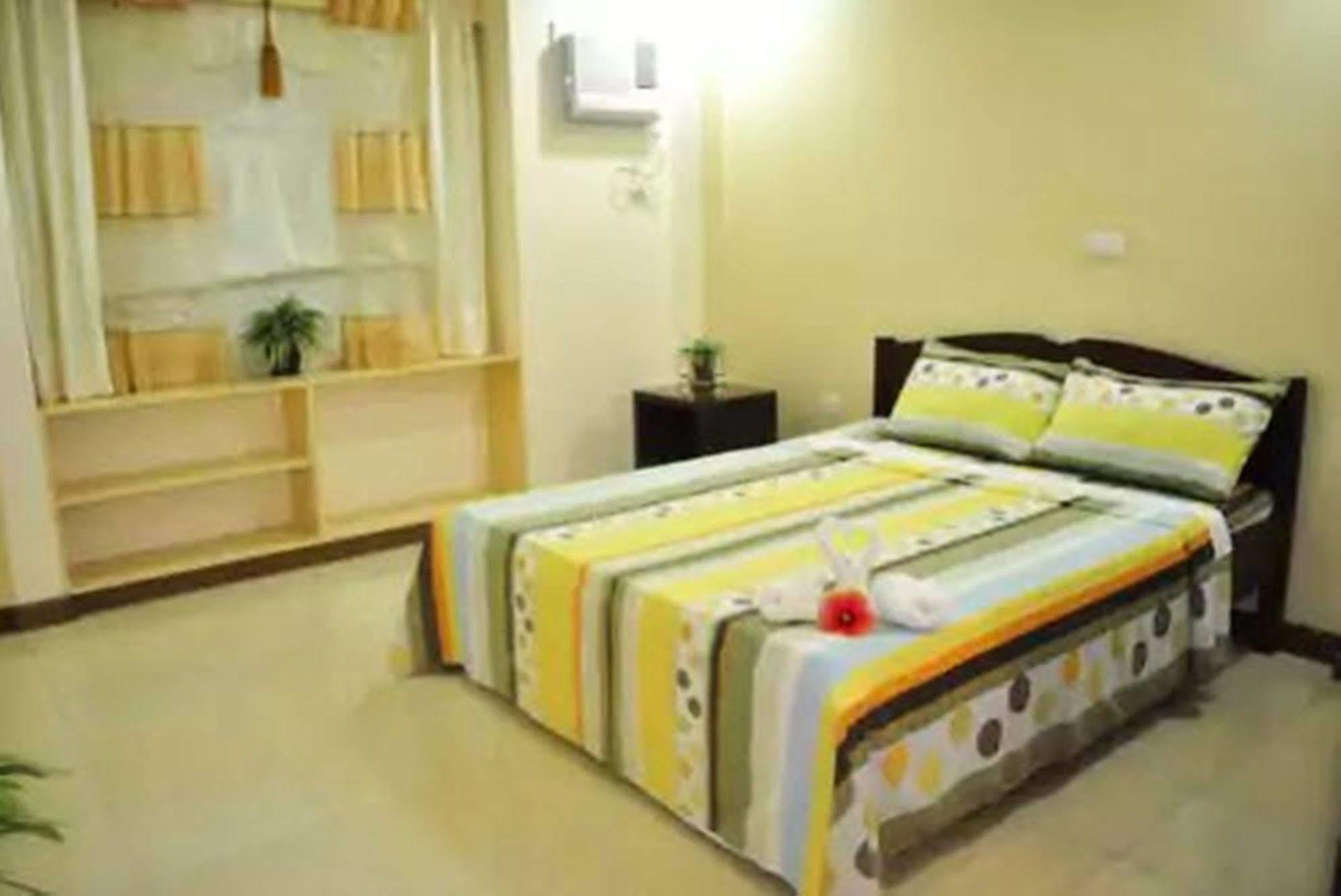 Apartelle De Francesca Puerto Galera Luaran gambar