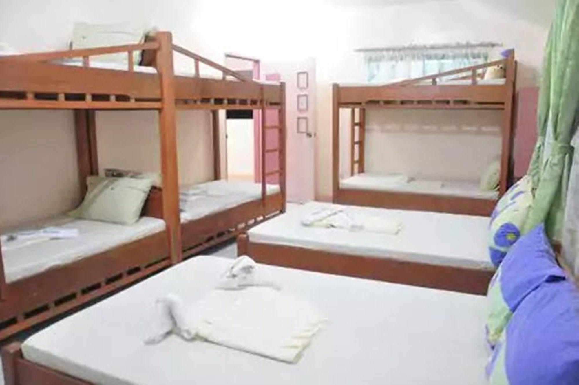 Apartelle De Francesca Puerto Galera Luaran gambar