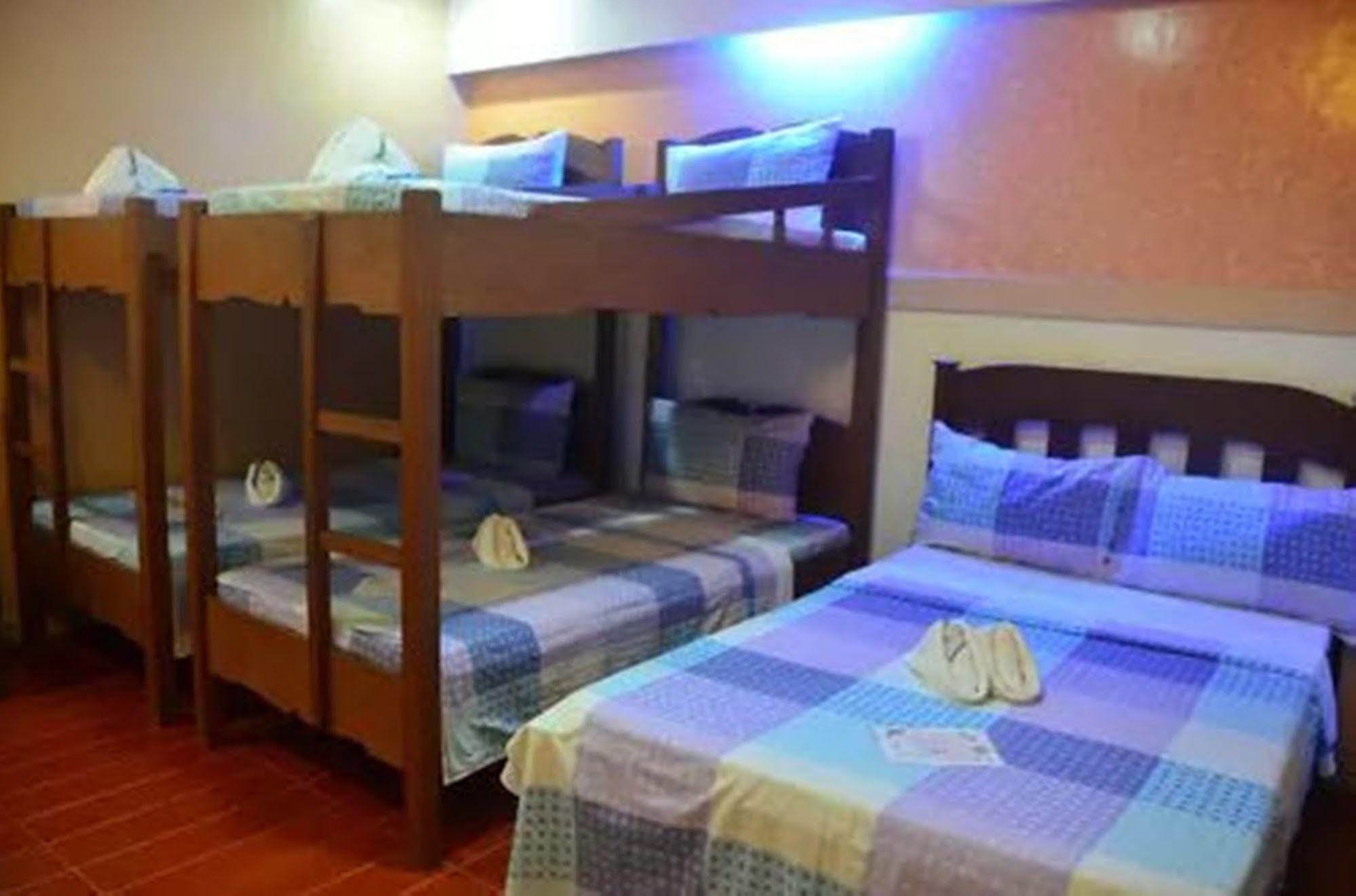 Apartelle De Francesca Puerto Galera Luaran gambar