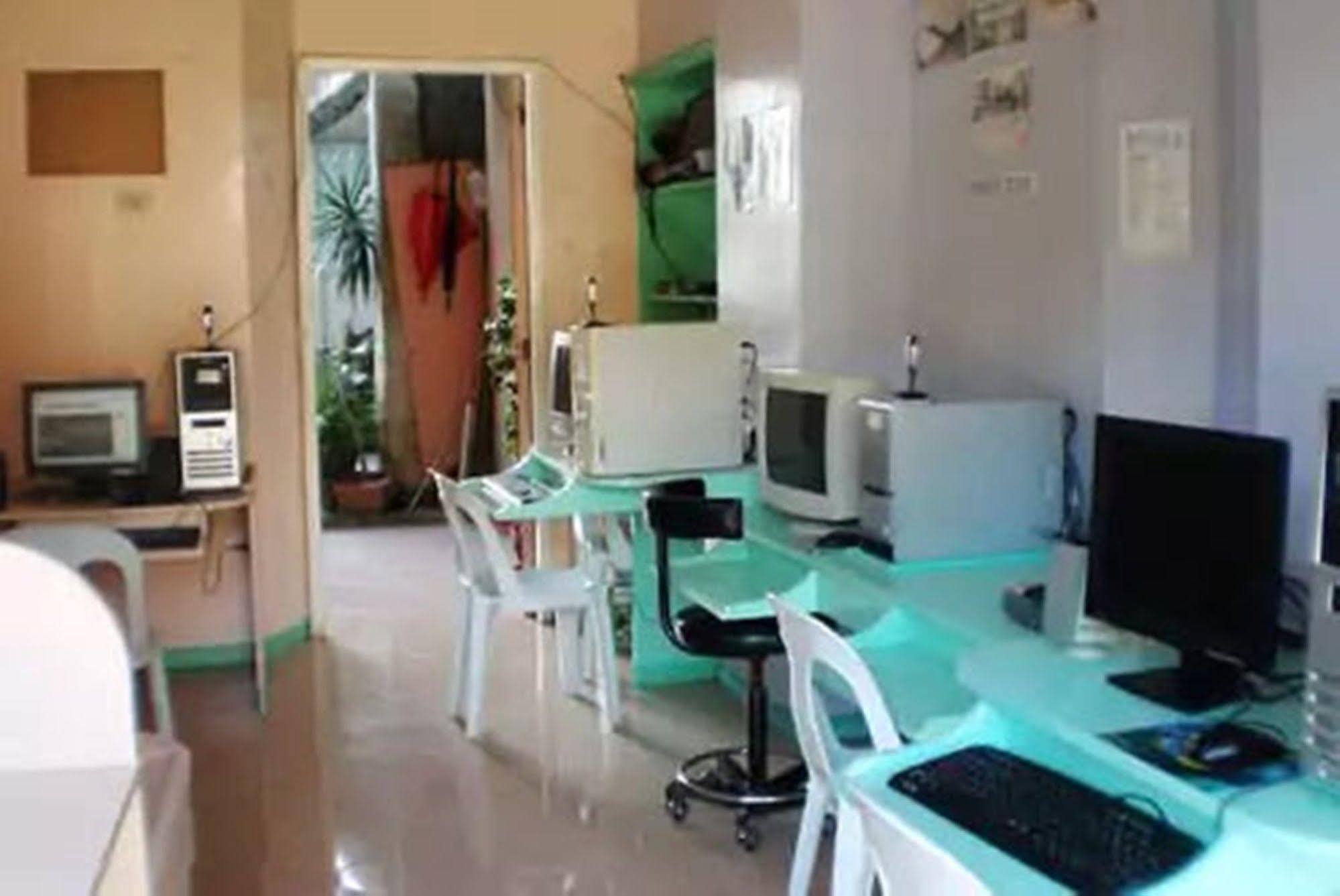 Apartelle De Francesca Puerto Galera Luaran gambar